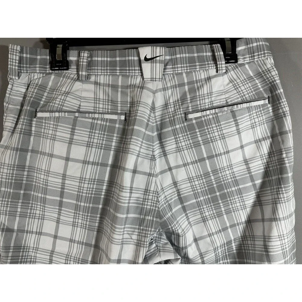 NIKE GOLF shorts 32 Medium DRI FIT Grey Gray white PLAID CHECK SWOOSH Pockets